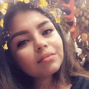 Meet your Posher, Celia